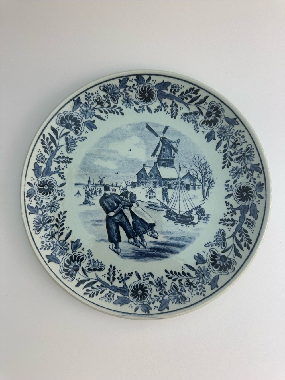 Blue Delft-Style Decorative Wall Plate - Classic Dutch Scene